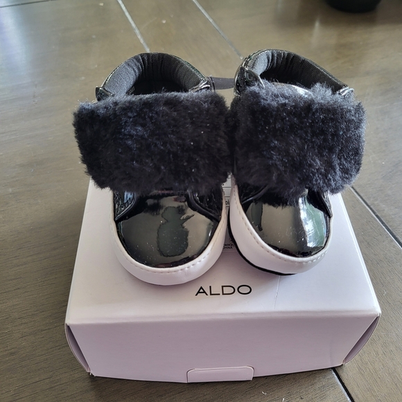 Aldo Other - ALDO Newborn Black Fur-Trim Booties